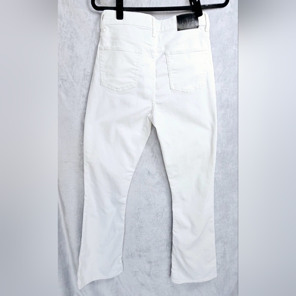 DKNY Boerum High Rise White Slim Fit Flare Size 27/4 EUC - Picture 3 of 13